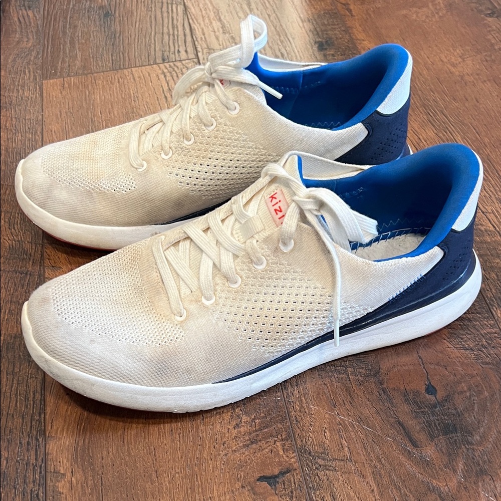 Kizik hands free slip on shoes. White and Blue Men's 12